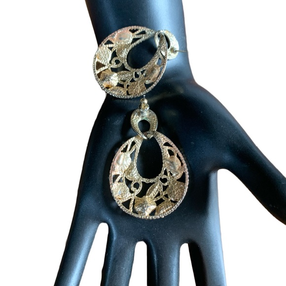 VINTAGE GOLD TONE FILAGREE FAUX JEWELS DISC POST PIERCED BACK EARRINGS - Picture 6 of 10